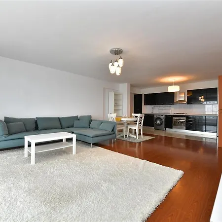 Lux 1 Mai Pod Bukarest