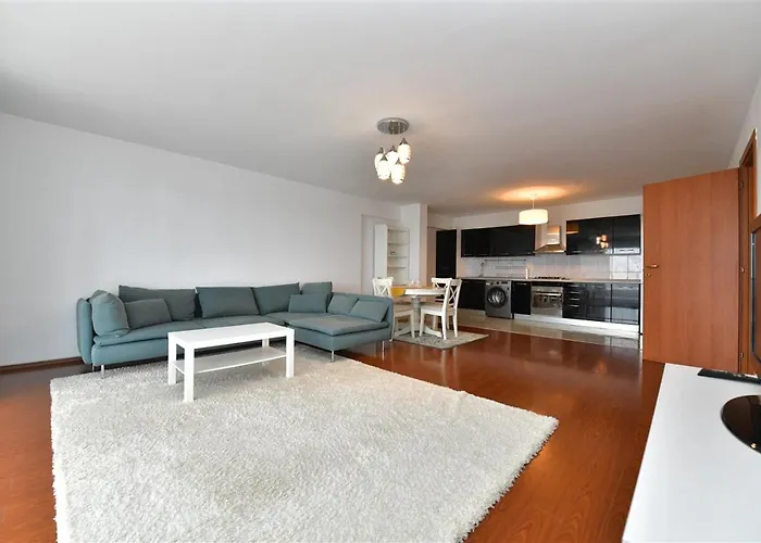 Lux 1 Mai Pod بوخارست